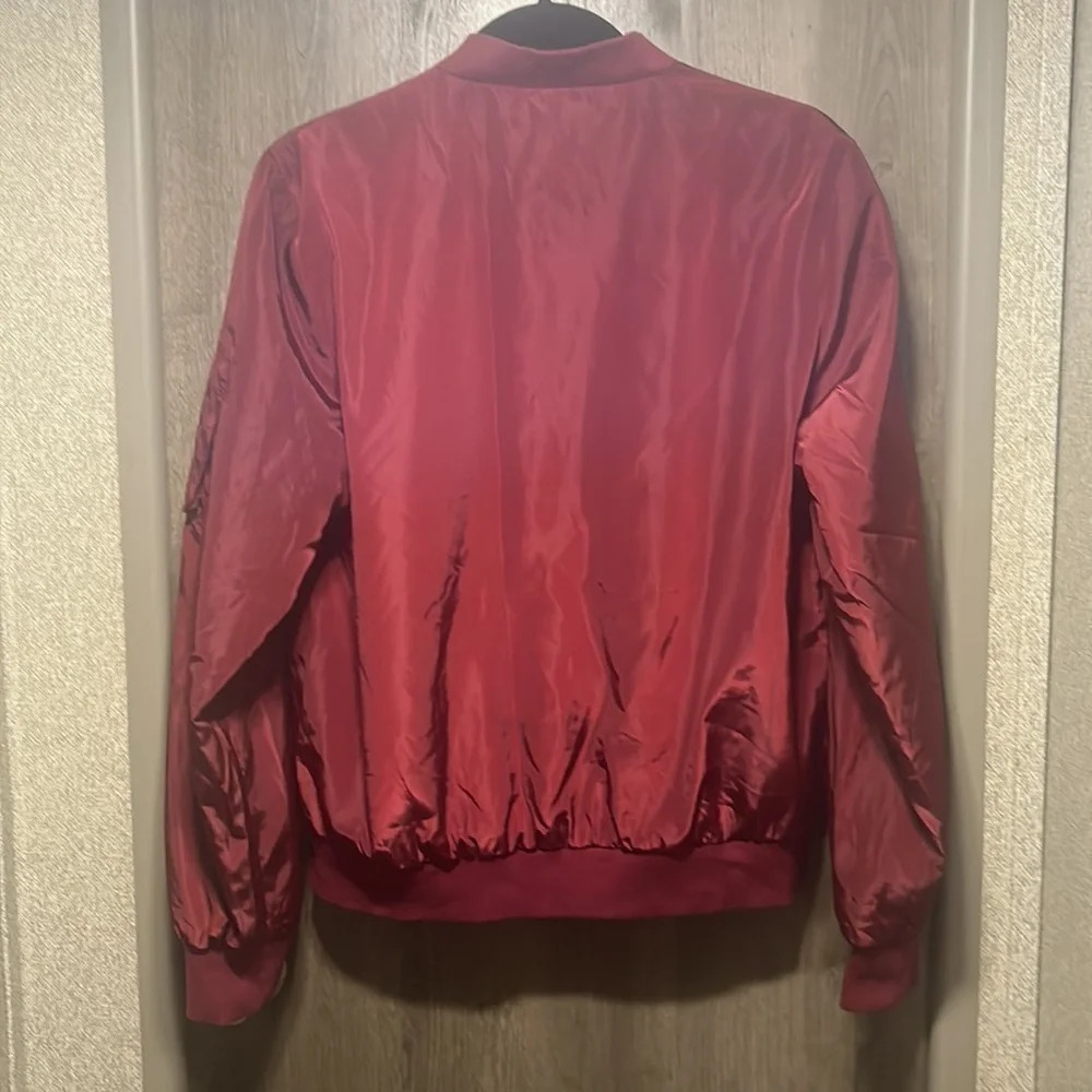 ACTIVE USA Women’s Red Metallic Satin Zip Front Bomber Jacket Medium - Picture 5 of 5